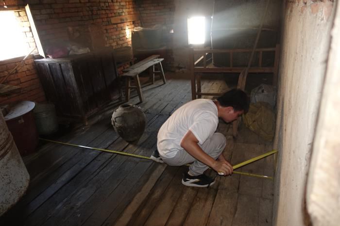 1563262060664238.jpg 4.46月19日,在贺州富川福利镇花坪村采集D级危房数据,进行定量鉴定。700.JPG