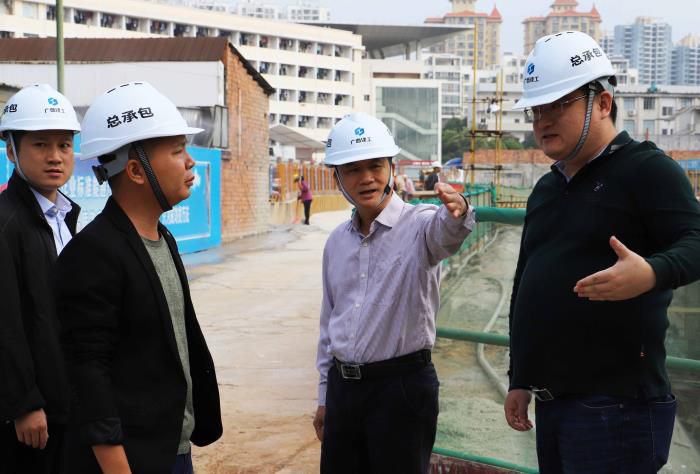 6检查现场。侯健杰 摄700.JPG