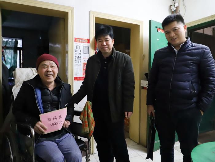 1579568212560402.jpg 8.2入户慰问困难党员700.jpg