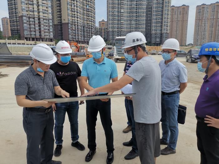 1589962379188177.jpg 2.1调研现场。潘治昆 摄700.jpg