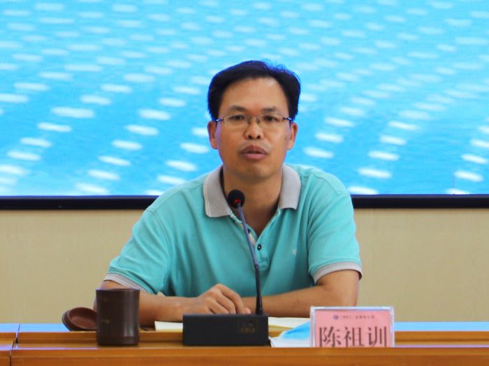 1595556624596033.jpg 陈祖训讲话 郑诗宝 摄.jpg