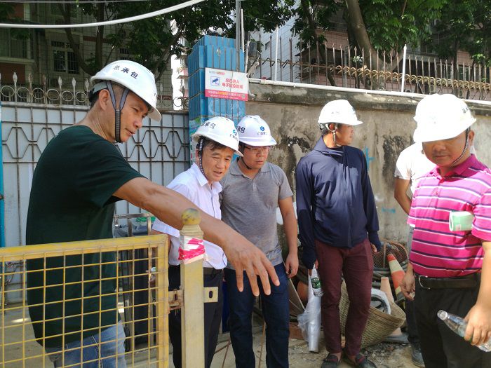 检查现场。 卢铭浩 摄.jpg