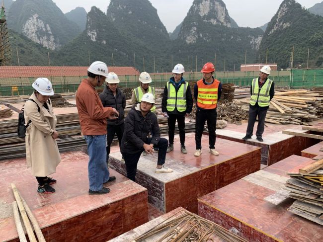 高大模板施工现场。陈志健 摄.jpg