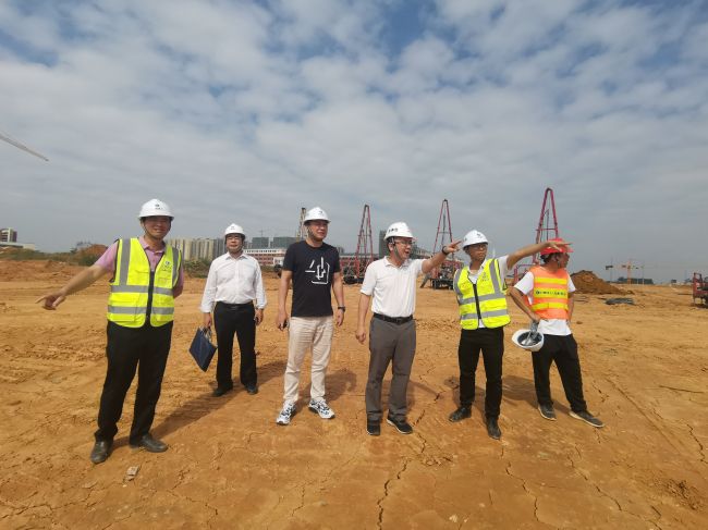 1607588047740146.jpg 公司挂点领导深入项目检查指导(修图).jpg