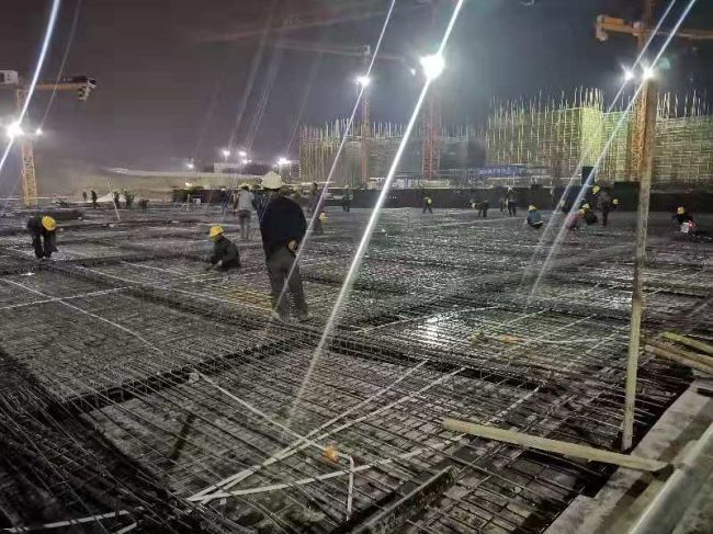 1607590485482945.jpg 9 贯彻落实“5+2” “白+黑”。罗凯 摄.jpg