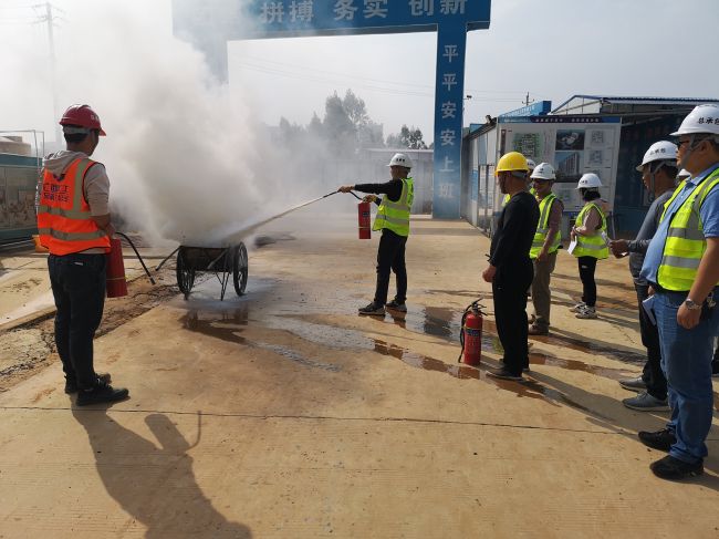 1607590561102372.jpg 6.1 火灾事故救援演练现场。宁祥江 摄.jpg