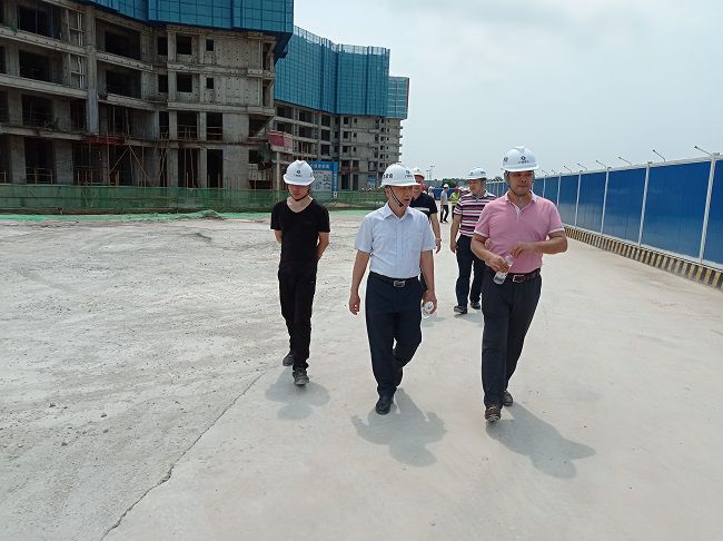 检查现场。陆炳松 摄（修图）.jpg