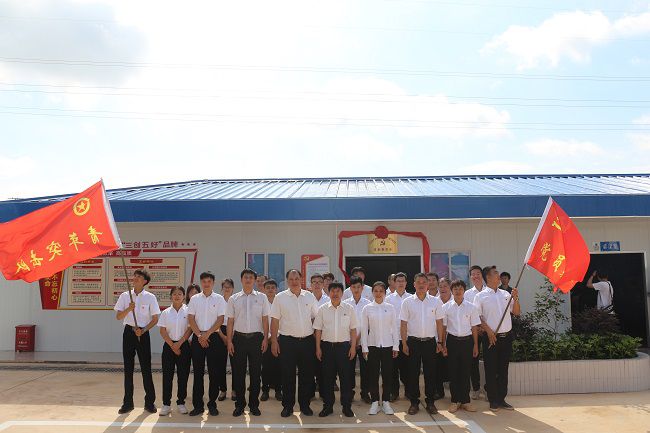 1621935609728571.jpg 合影留念。张钊林 摄(修图).jpg