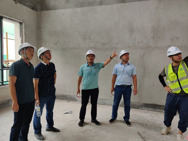 检查现场。杨康 摄（修图）.jpg