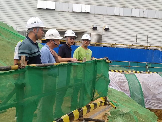 检查现场。黄强龙 摄（修图）.jpg