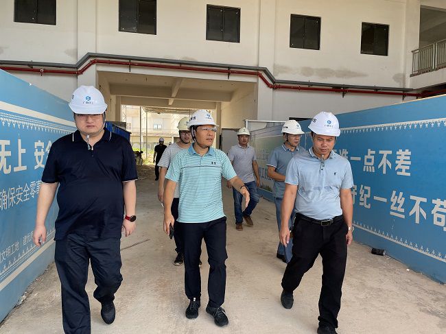 检查现场。刘博群 摄（修图）.jpg