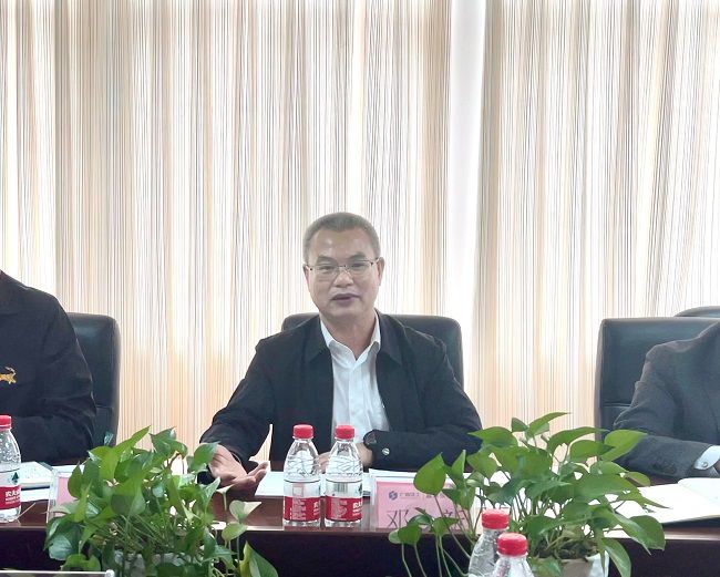 邓少新讲话。卢丽君 摄（修图）.jpg