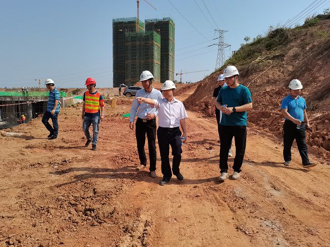 到直属分公司大派河项目检查。梁海燕 摄（修图）.jpg