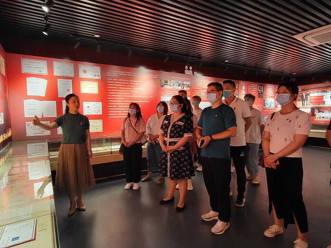 1652059091123626.jpg 参观学习现场。王莹 摄(修图).jpg