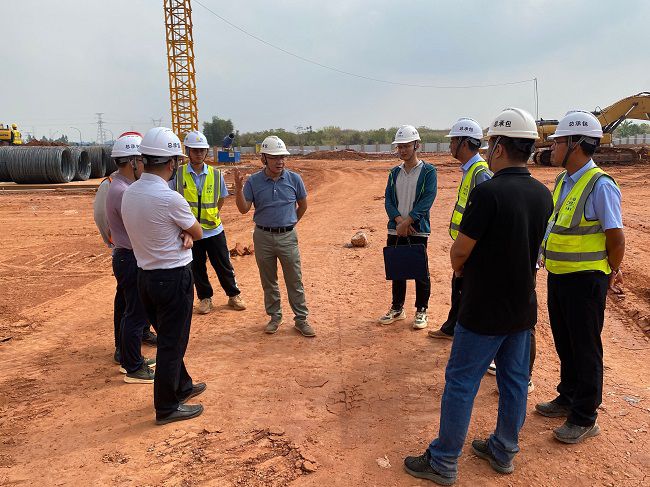 检查指导现场。陆娟娟 摄（原000图）.jpg