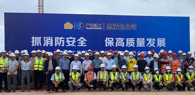 合影留念。熊赞 摄（修图）.jpg