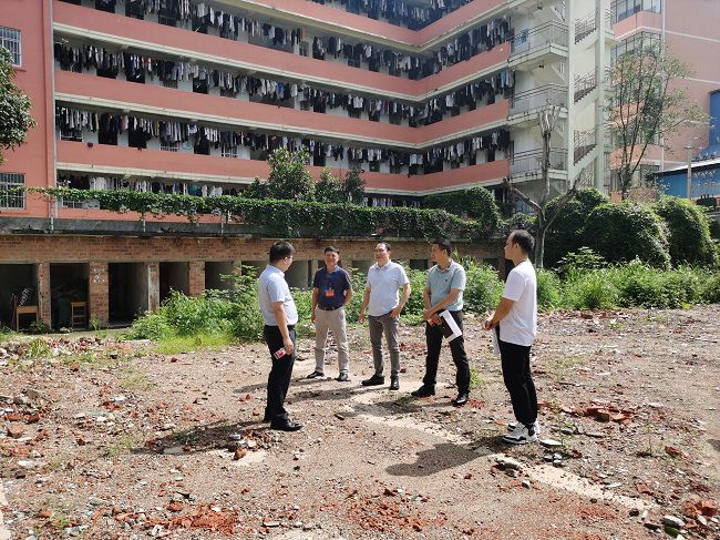 调研现场。卢芳 摄（修图）.jpg