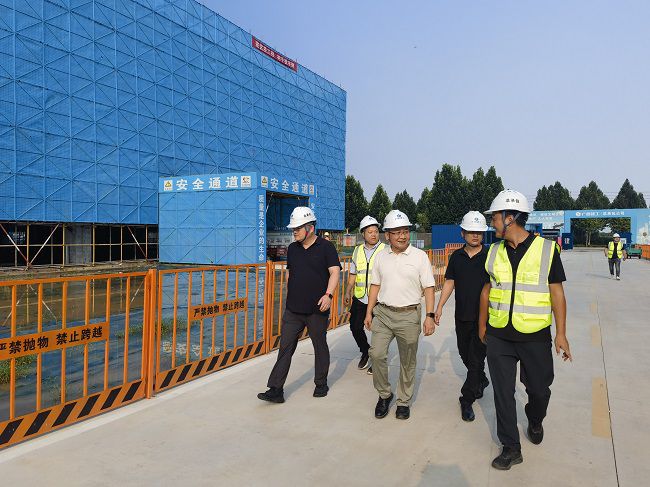 检查现场。杨醒晨 摄（修图）.jpg