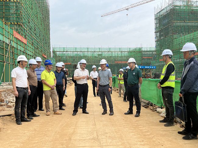 检查项目现场。廖之锭 摄（修图）.jpg