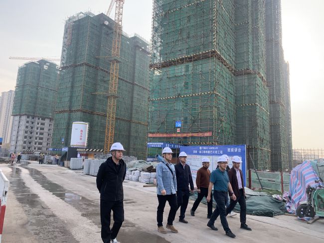 检查现场。罗庆博 摄（修图）.jpg