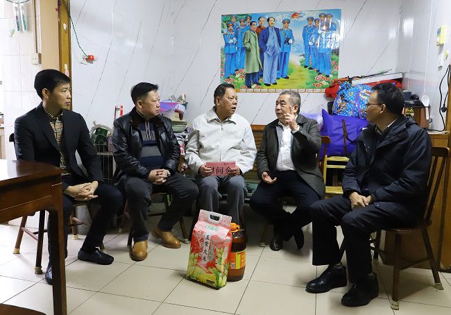 1769571085347395.jpg 慰问现场 修图.jpg